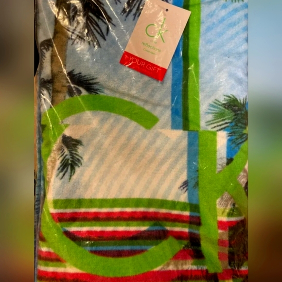 NWT Calvin klein Beach towel - Picture 3 of 3